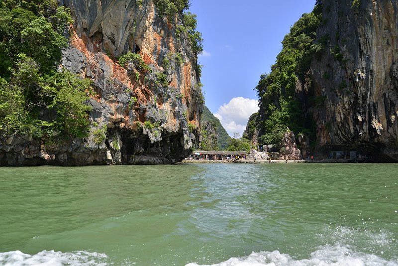 _DSC2748.JPG - approaching james bond island