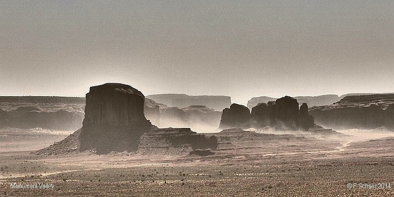 Horizonte 13.jpg - sand-and duststorm over Monument Valley (Arizona/Utah-Border, USA)  Camera : Lumix TZ41