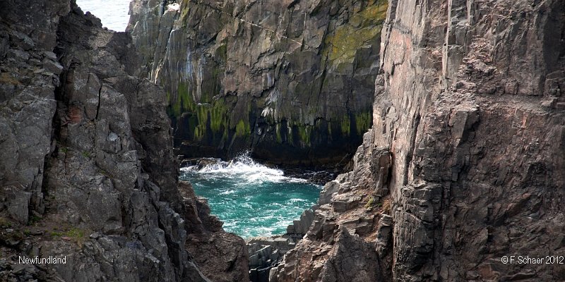 Horizonte 15.jpg - made along the rugged eastern coast of Newfundland, near the village of Bonavista, on a strenous walk along the steep cliffs.  Camera : Nikon D200