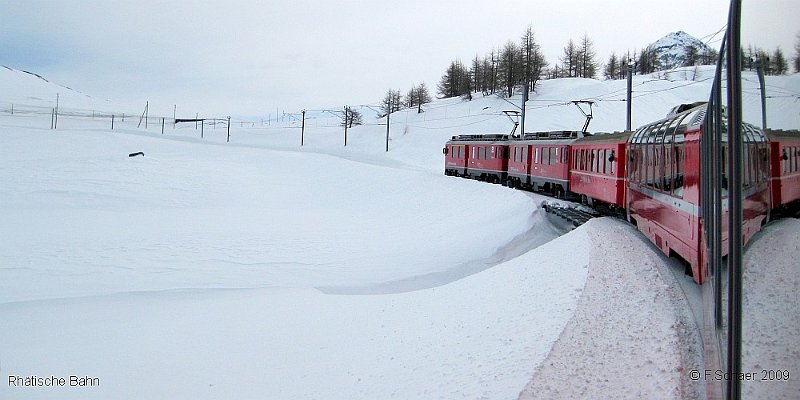 Horizonte 18.jpg - shows the world-renowned "Rhaetische Bahn" (Rhaetic Railways) in the mountaineous Southeast of Switzerland on the way from Pontresina to Poschiavo, just before the highest point of Bernina-Pass at 2253m/7411ft.   click here for Google Maps View   Camera : Ixus 80