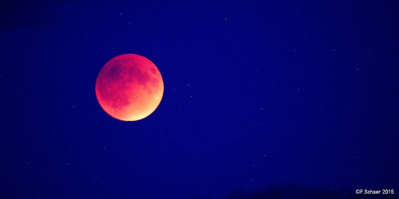 Horizonte 209-1.jpg - Lunar Eclipse 2015, Moonrise over Table Mountain, Wells Gray Park BC   click here for Google Maps View   Position (camera): N51°55'33" W120°04'05", elev.1085m/3565ft Camera: Nikon D50, Nikkor 2,8/300, date: 27/09/2015, 20:02 + 20:38 local