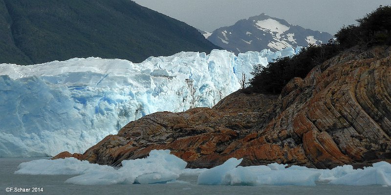 Horizonte 268.jpg - something for hot days! It shows El Glaciar Perito Moreno in Patagonia(Argentina). This impressive and growing Glacier is accessible from El Calafateand is a part of Glaciares-Parque-National (Unesco), close to the Chilenan Border.The Icewall is about 60m high and 1km long and ends in the Lake Argentina, whichis only 180m above sea-level. The average annual Temperature is +7,5°C only!   click here for Google Maps View   Position (Google Earth): S 50°28'56"/W 73°01'43", elevation 180m/590ft above sl. Camera: Panasonic Lumix TZ40, date: 20. January 2014, 10:20 local time