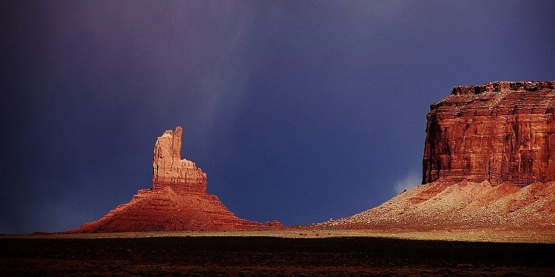 Horizonte 28.jpg - made in the Monument Valley at the Arizona-Utah-Border just after a sudden rainstorm, which enhanced the already intense colours dramatically.   click here for Google Maps View   Position: N36°57'54" W110°11'35" Elev. 1600m/5260ft Camera : Nikon D50