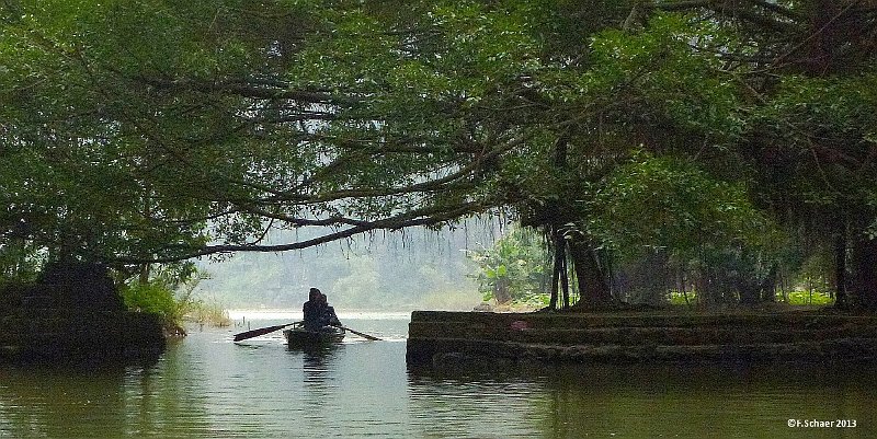 Horizonte 33.jpg - on a cloudy and damp February morning on board of a "sampan", rowing on a small river between rice fields I made this mystery picture just before passing a narrow and overgrown spot.   click here for Google Maps View   Position: N20°13'09" E105°56'02" in North Vietnam, Elev.12m/40ft Camera: Lumix TZ20