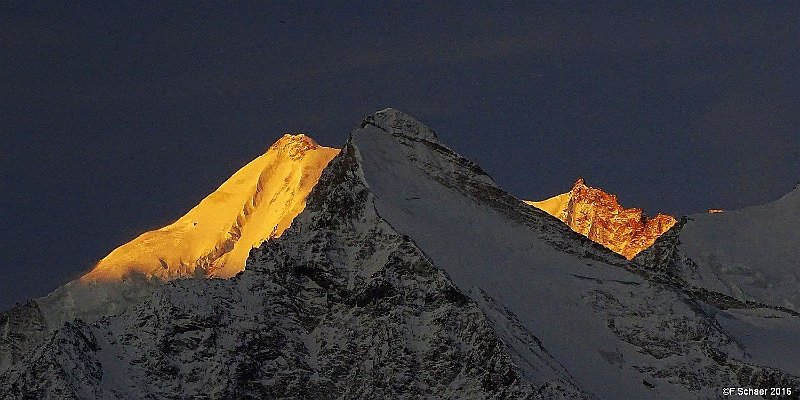 Horizonte 332.jpg - made on an early, very cold Wintermorning. It showsthe mighty Pyramid of the Weisshorn in the southern Swiss Alps,seen from the wellknown small village of Graechen, 16 km north.Position (peak): N 46°06'08"/E 07°42'55",elev. 4506 m/14820 ftCamera: Sony HX400 with Polarizer, date: 28/10/2016,  07:08 am