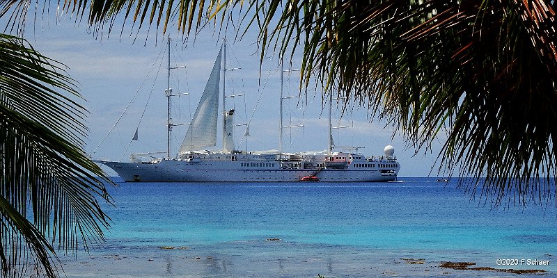 Horizonte 384.jpg - the "Wind Spirit", waiting in the Lagoon of Fakarava inFrench Polynesia. One of my biggest Boydream to sail once in my Life ona Fourmast-Windjammer in the South Pacific got finally fullfilled!Pic #384: zeigt die "Wind Spirt" auf Reede in der Lagune von Fakarava inFranzösisch Polynesien. Ein alter Bubentraum, einmal im Leben auf einemViermast-Windjammer in der Südsee herumzusegeln, wurde endlich wahr!Position: S 16°03'04"/W 145°37'37" Camera: Sony HX90, Date: 22/01/2020