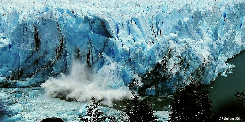 Horizonte 415.jpg - shows an impressive brakeoff on the Perito-Moreno-Glacier within Parque de los Glaciares on the Argentina-Chilenean Border which is between the Glacier and my Position.Position: S 50°28'10" W 73°02'24", elevation: only 180m/610ft!! ASL,date: 20/01/2014, Camera: Panasonic TZ41eineeindrücklicher Gletscherabbruch des Perito-Moreno-Gletschers im Parque de los Glaciares an der argentinisch-chilenischen Grenze, welche direkt vor der Gletscherzunge verläuft.