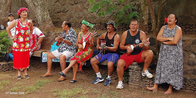 Horizonte 422.jpg - Sing a Song and go with Music in a new year! Here: long ago New Year on the remote Island of Ua Huka in the Marquesas, French Polynesia.Position: S 08°55'44" W 139°34'35", date: 01.01.2005Sing ein Lied und starte damit in ein neues Jahr. Hier vor langer Zeit auf der abgelegenen Marquesas-Insel Ua Huka, Französich Polynesien.