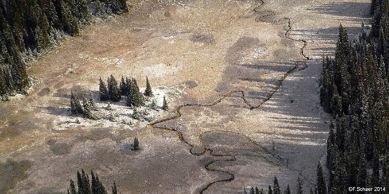 Horizonte 433.jpg - "Winter ends in Wells Gray Park" I made on a early Scenic-flight over a inacessable swampy Area somewhere West of Kostal Lake.Position: not recorded, about N 52°10'/W 120°06', Elev.about 1300m/4200ftDate: April 2014, Camera: Panasonic TZ20