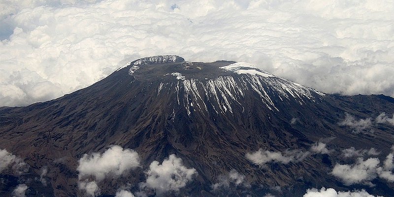 Horizonte 468-2.jpg - pic 2 of 2 Global Warming is the Word of 2021 but I'm not a Politician nor a Activist...!Attached two Pictures, showing the Mount Kilimanjaro (5895m/19400ft)in Tanzania(East Africa)The first Pic I made myself on a Safari 1965 in Tsavo-Nationalpark (Kenia), the second Pic I found in Google... No Comments....Position: Pic 1: S 03°21'48"/E:38°45'35", date: Sept.1965!Camera: Edixa-Reflex with 400mm-lens. 