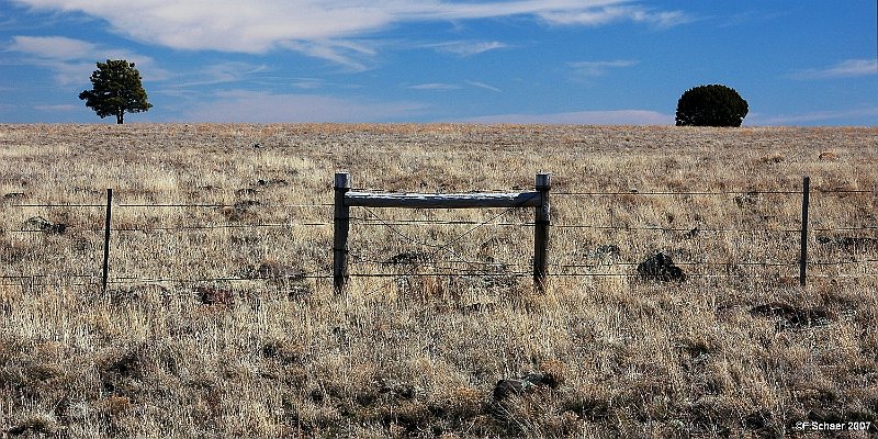 Horizonte 495.jpg - "Symmetric Solitude",  I made long ago beside the lonesome highway 205 between Burns, Oregon and Winnemucca, NevadaPosition: not recorded, date: 14.03.2007, Camera: Nikon D50