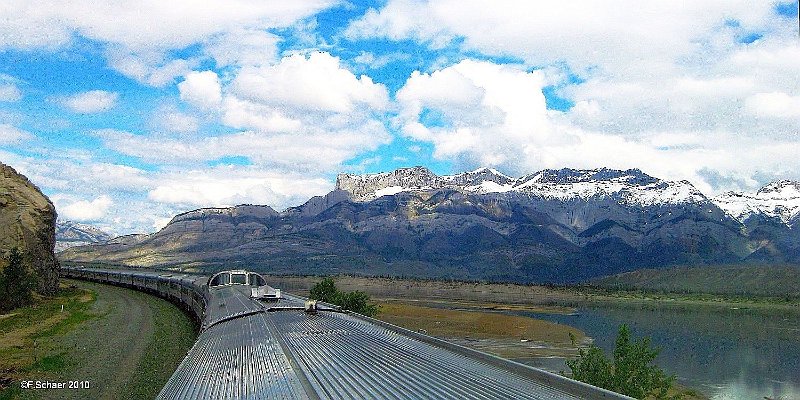 Horizonte 506.jpg - made once on an interesting Railway-Trip from Clearwater BC to Edmonton (Alberta) with VIA-Rail, here the viev from the Panorama-car to the Jasper-Lake Sanctuary, north of JasperPosition:    about N 51°05'/W 118°03' date 01/06/2010Canon Ixus,