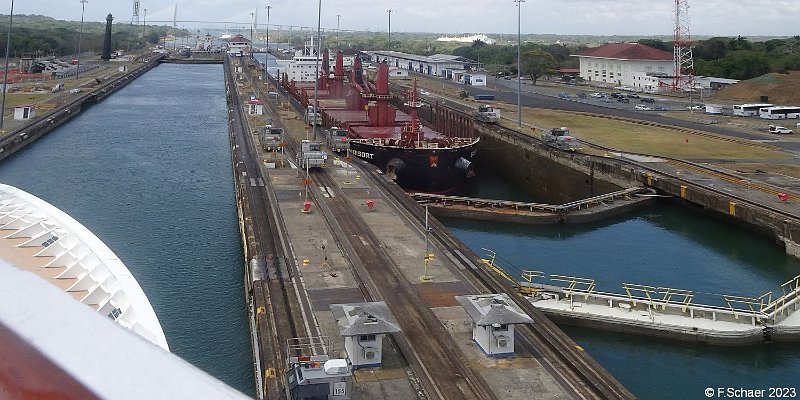 Horizonte 545.jpg - the Gatun-Locks at the North End of the famous Panama-Channel, built 1904-1914, renov.2009-2016. Panama-Channel is an important Short-cut for the international Navigation between Atlantic and Pacific Ocean.Position:    North End: N 09°16'Date:        March 16/2023Camera:      Sony HX90