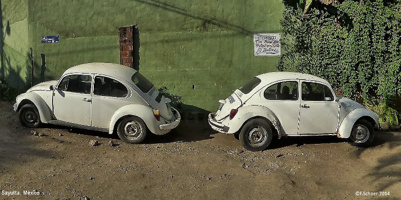 Horizonte 600.jpg - "Mexican Twins", Picture # 600 I made on an interesting stroll within the many narrow streets in Sayulita on the Mexican Pacific-Coast                   Date: 11/05/2014, Camera: Panasonic TZ 41