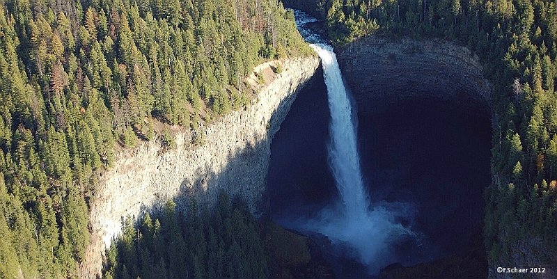 Horizonte 75.jpg - made on an early morning flight over Helmcken Falls (142m) within Wells Gray Provincial Park in British Columbia, Canada. Due to the early low sun the Falls are still in the shadow.    click here for Google Maps View   Position: N51°57'14" W120°10'36.30", Elev. 750m/2470ft Camera: Nikon D50, Lens not recorded, Date not recorded (2012)