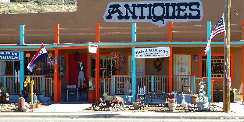 Horizonte 82.jpg - in a small town in Yarnell (Arizona) along Hwy.89 I found this colorful Antique-shop. Of course I stopped and had a short glimpse inside...   click here for Google Maps View   Position: N34°13'21,40" W112°44'47", elev. 1460m/4800ft Camera: Panasonic TZ20, date: 09/11/2013, 13:35 local