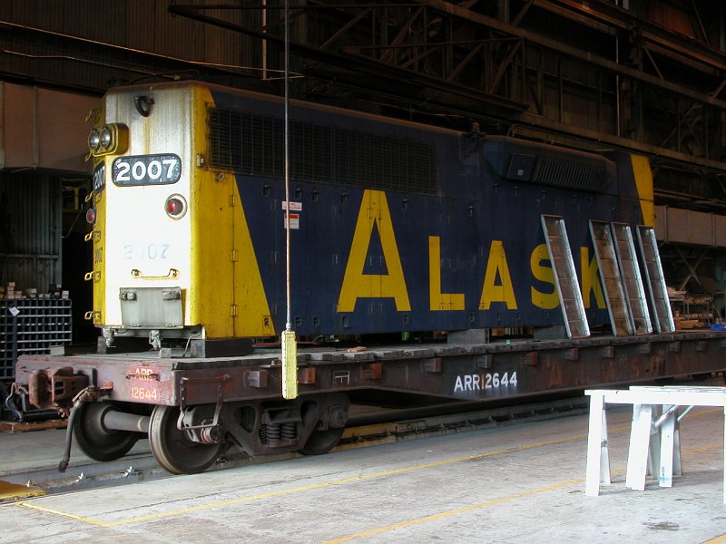 ARR2007_1.jpg - gp38u #2007 was in the shops in 2004, but still in service in 2013