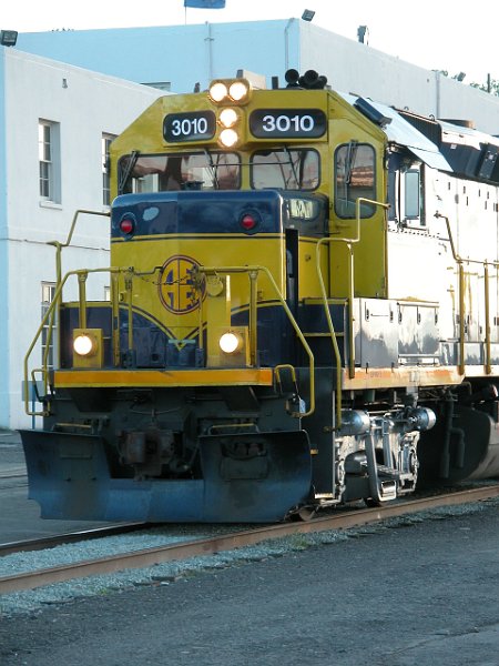 ARR3010_3.jpg - gp40-2 #3010, still in service in 2013