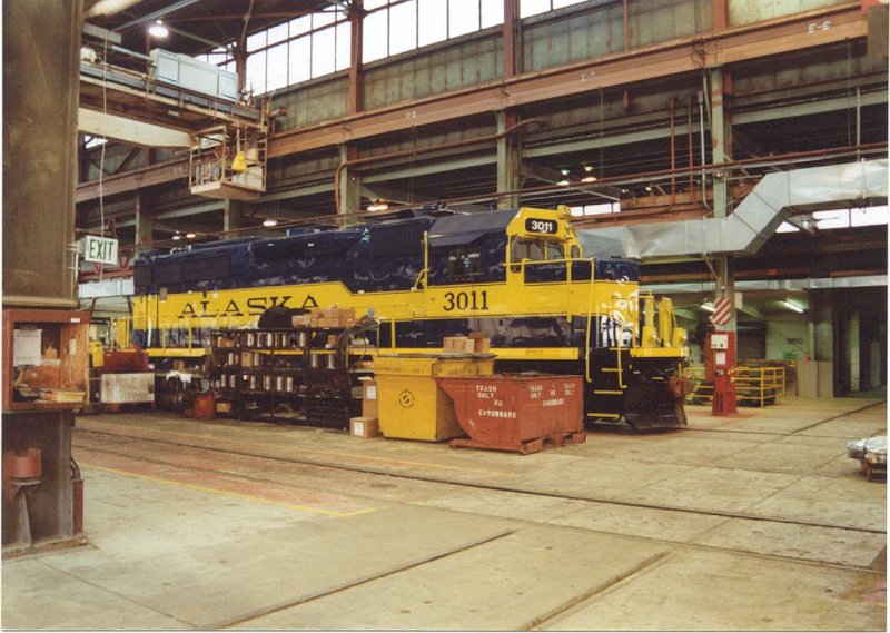 ARR3011_1.jpg - gp40-2 #3011, still in service in 2013
