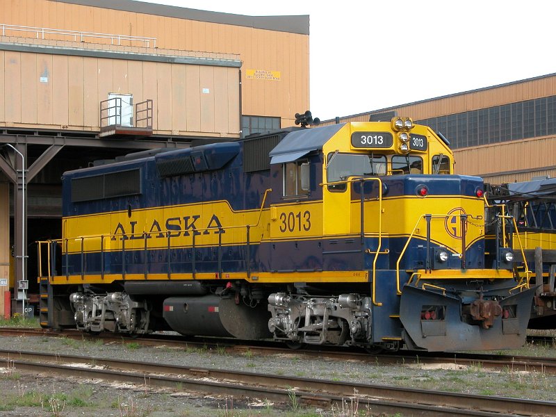 ARR3013_1.jpg - gp40-2 #3013, still in service in 2013