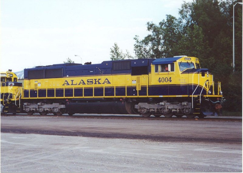 ARR4004_1.jpg - sd70mac #4004, still in service in 2013