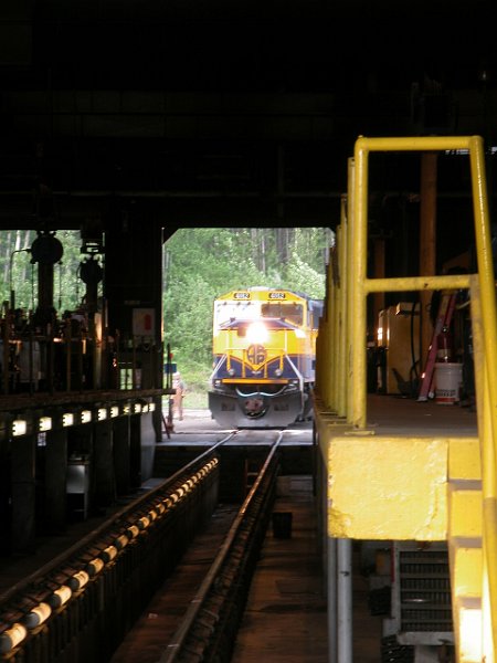 ARR4012_1.jpg - sd70mac #4012, still in service in 2013