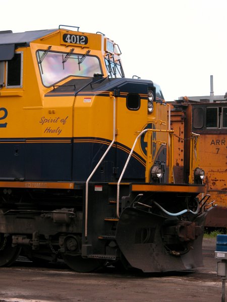 ARR4012_5.jpg - sd70mac #4012, still in service in 2013