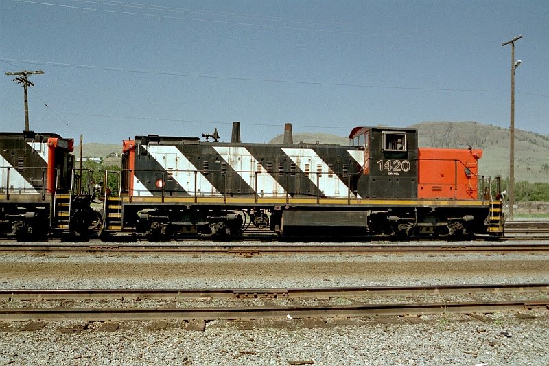 CN1420_1.jpg