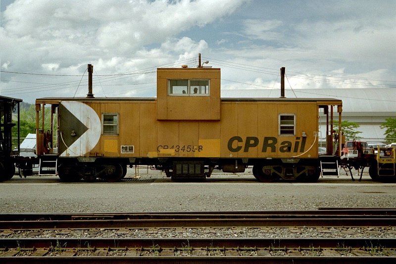 CP434558_1.jpg