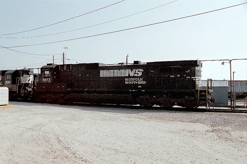 NS8873_2.jpg
