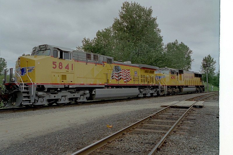 UP5841_4.jpg