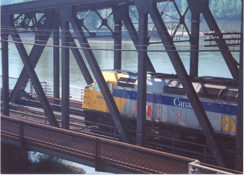 VIA6445_3.jpg